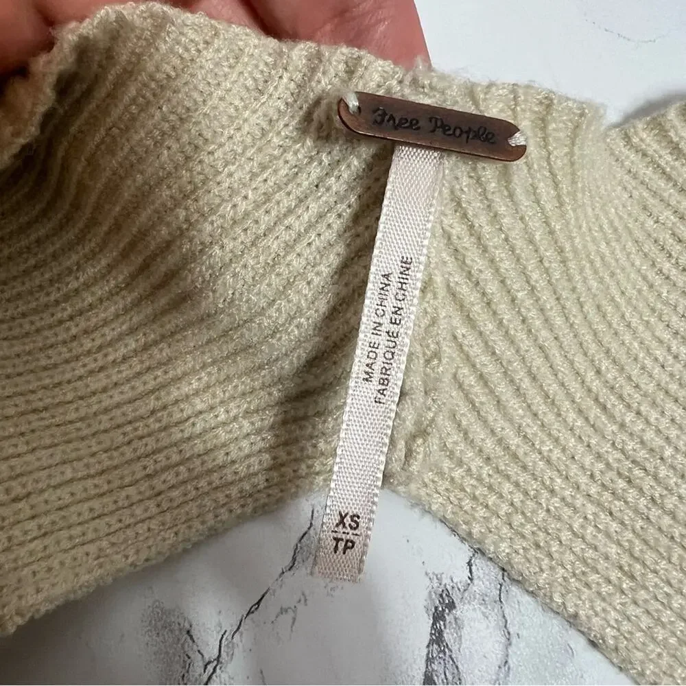 Free People Saffron Top in Oatmeal sweater Sz XS